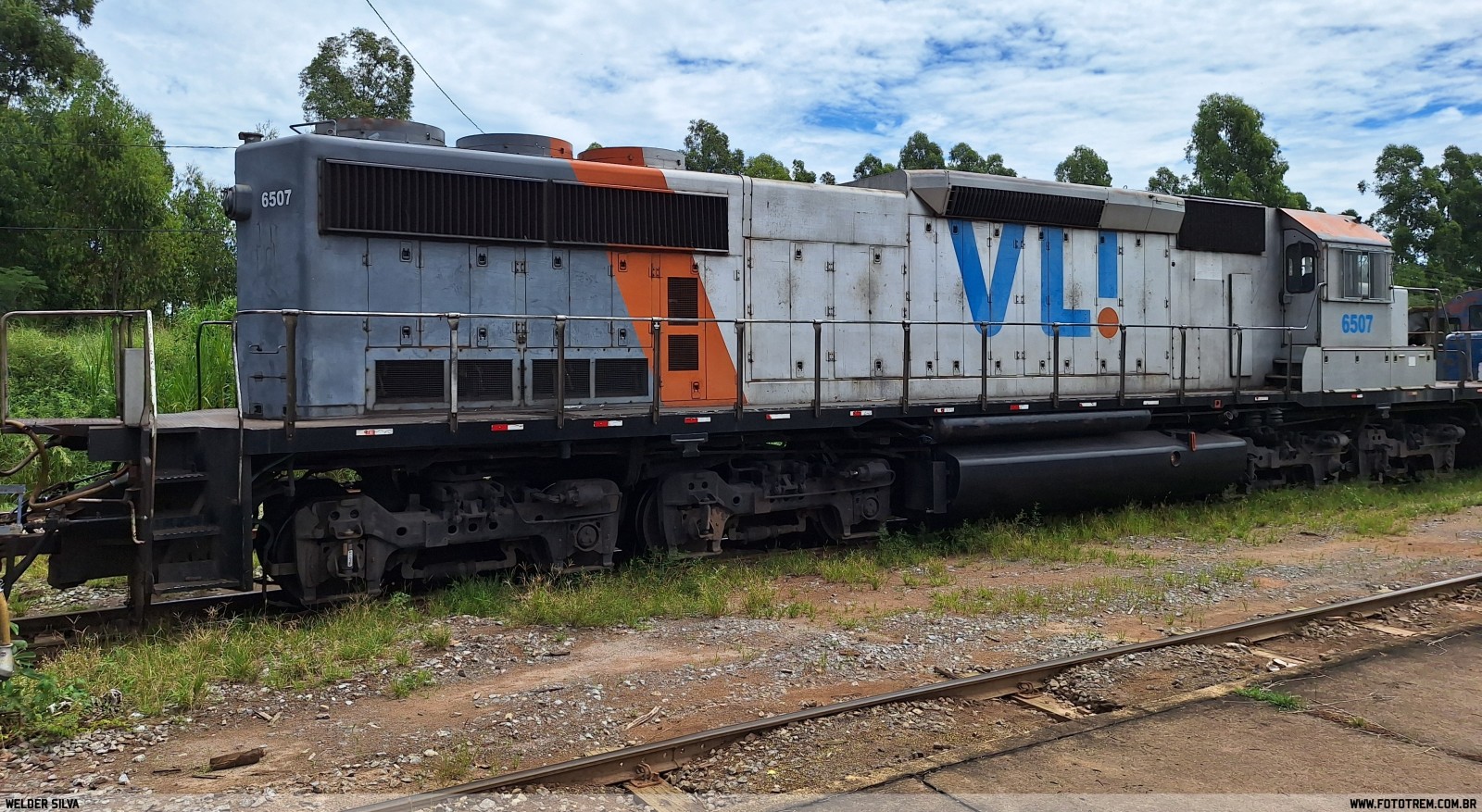 VLI EMD SD40-2 BB 6507 em Goiandira - GO